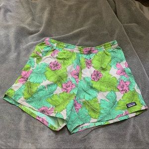 Patagonia Hibiscus print 5 in baggies